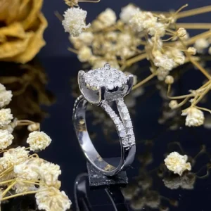 Cincin Emas Putih Berlian 6,7 Karat | White Gold Diamond Ring 6.7 Ct